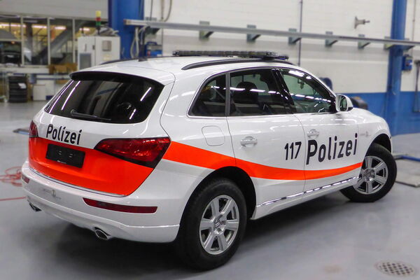 Polizeifahrzeug-Beschriftung