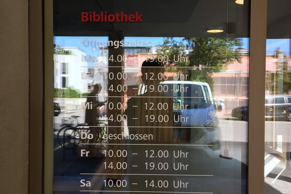 Fensterbeschriftung Öffnungszeiten